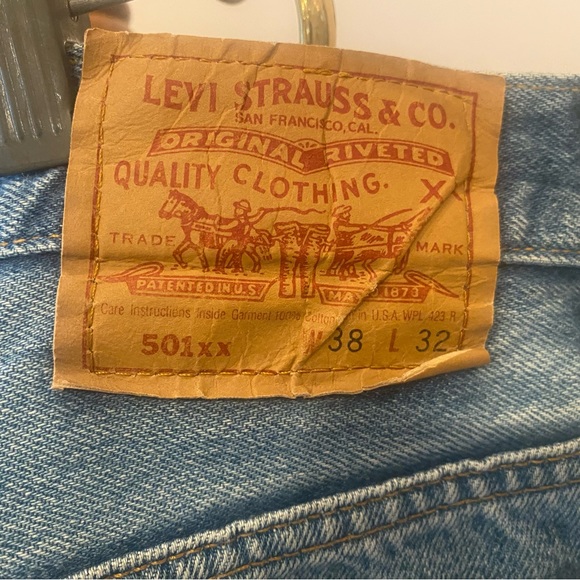 VINTAGE LEVI’S MENS 501 XX 38 x 32 BUTTON FLY JEANS. - Picture 4 of 7